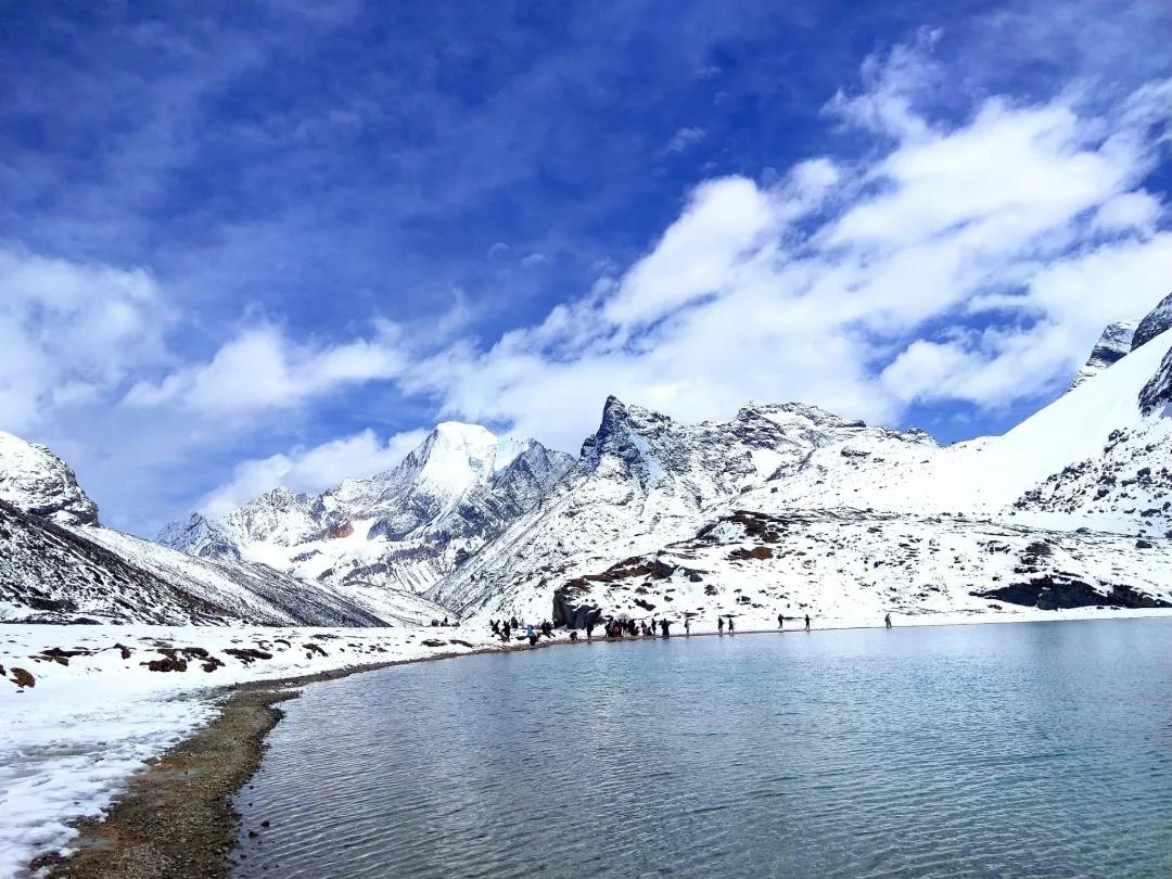 稻城亚丁春天视频,稻城亚丁春天风景