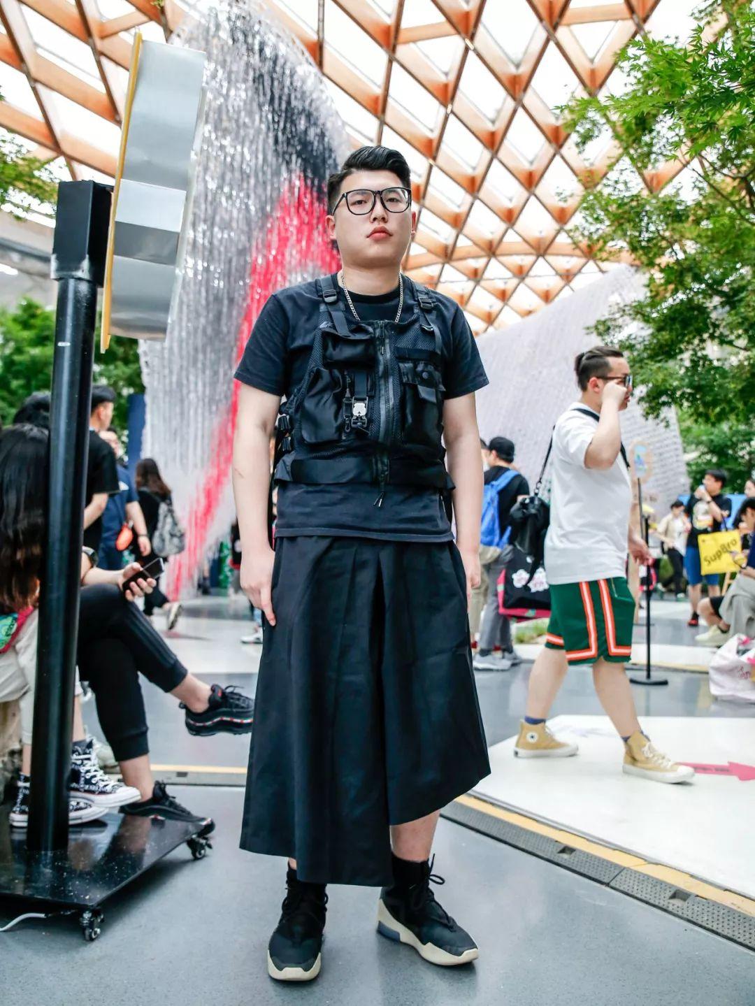 AJ、Yeezy谁更受欢迎？鞋头的本质也是球鞋复读机？