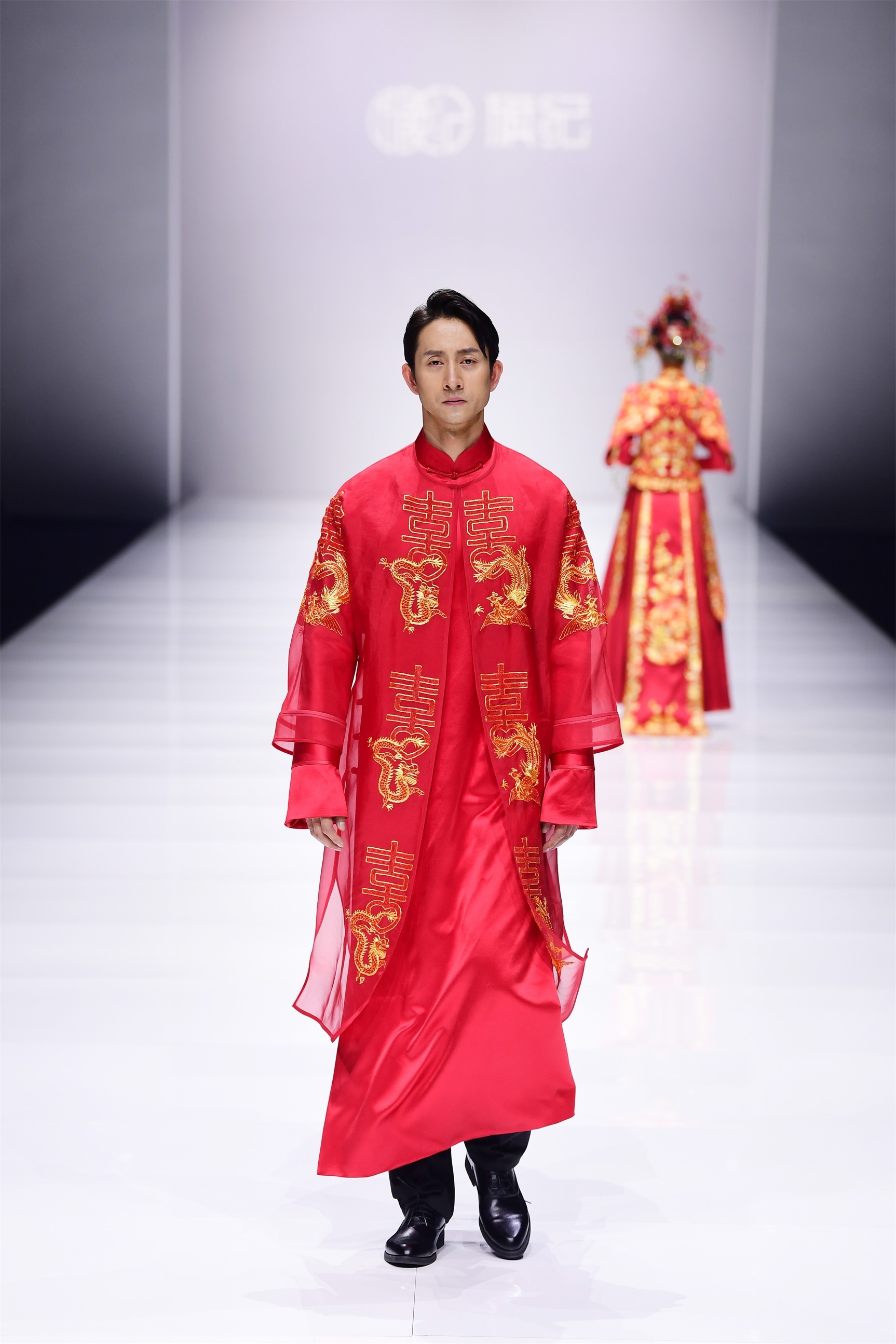 中式“新时尚”旗纪高定之美，上海时装周完美演绎