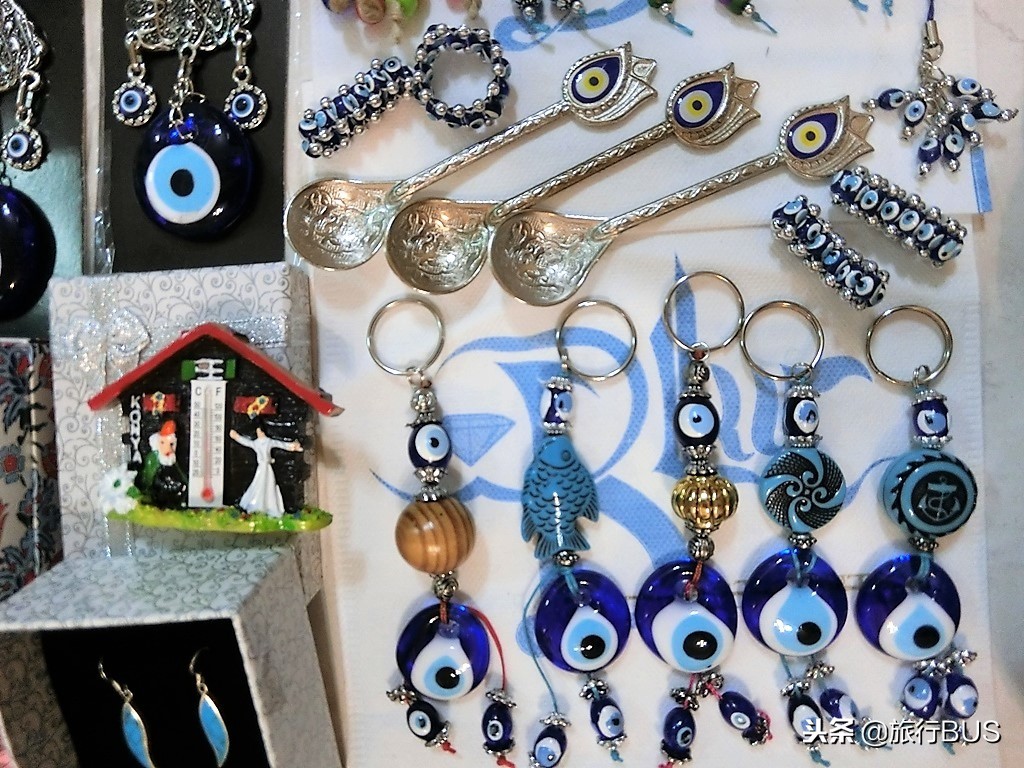 「土耳其」必买伴手礼（蓝眼睛、玫瑰精油、香料等……