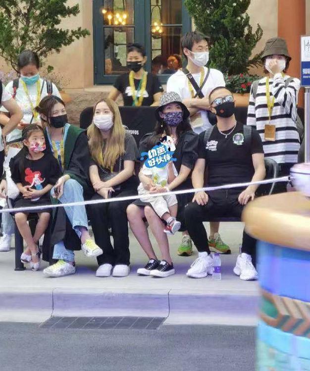 汪峰和章子怡一家五口团聚,章子怡出镜汪峰电影谈夫妻之道