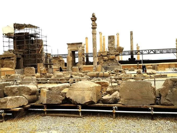 说出三个对中国免签的国家,唯一一个只对中国免签的国家