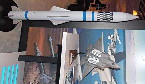 射程超过400公里的空空导弹,射程逾两千公里的尖端防空导弹