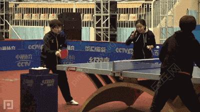 发力时不是下网就是出台，是球没有弧线造成，只要这样做就能改善