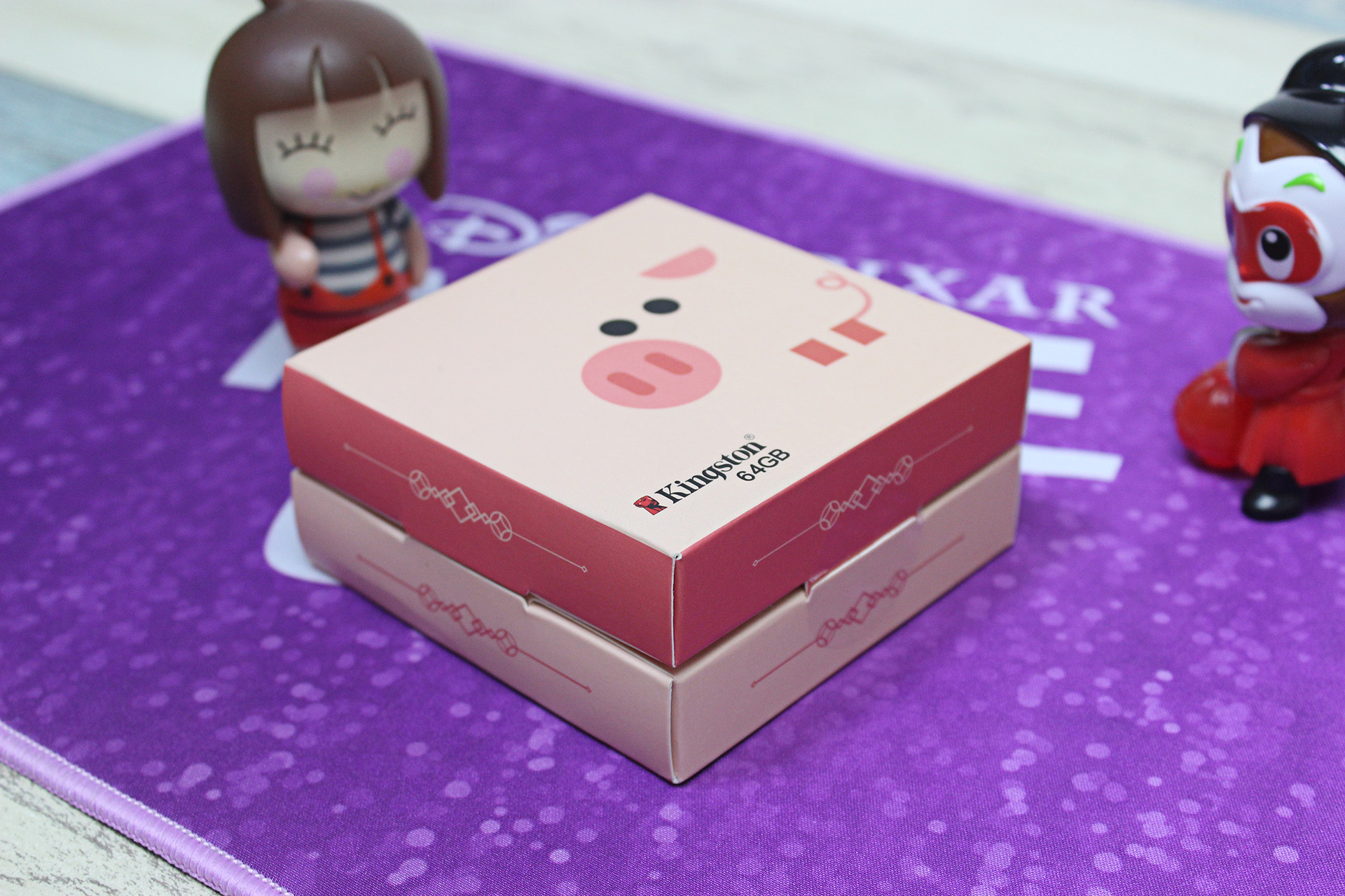 我不是佩奇,金士顿64G猪年生肖U盘悄悄萌到身边