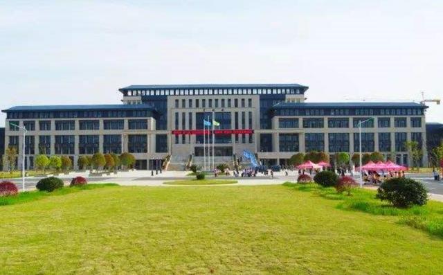 江西这所大学很“尴尬”，曾经是全国重点高校，如今二本招生