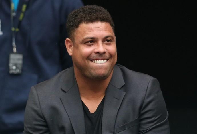 贝利退役后秀球技,贝利退役了没有