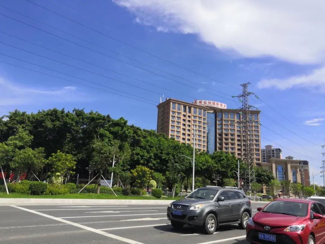 在大岗逛了一天，朋友决定买下这家店铺