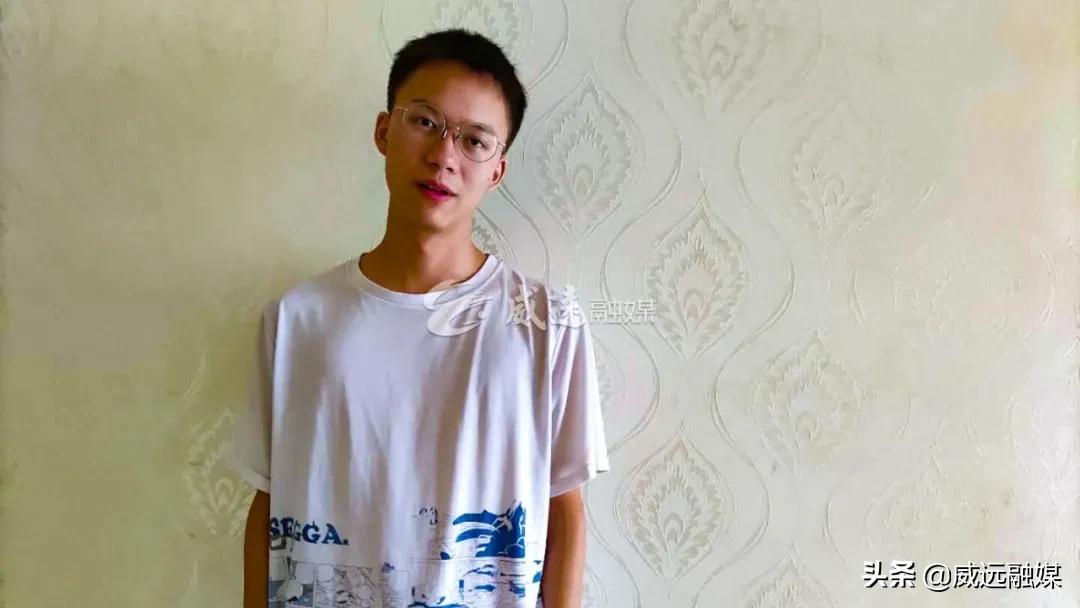 威远高考第一名来了,文科609、理科676