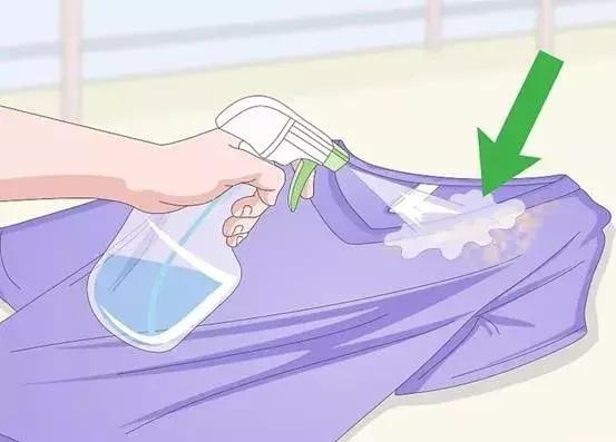 衣服上的粉底污渍如何去除