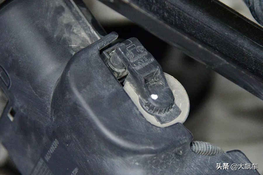 拆开底盘一目了然,老款法系车底盘解析