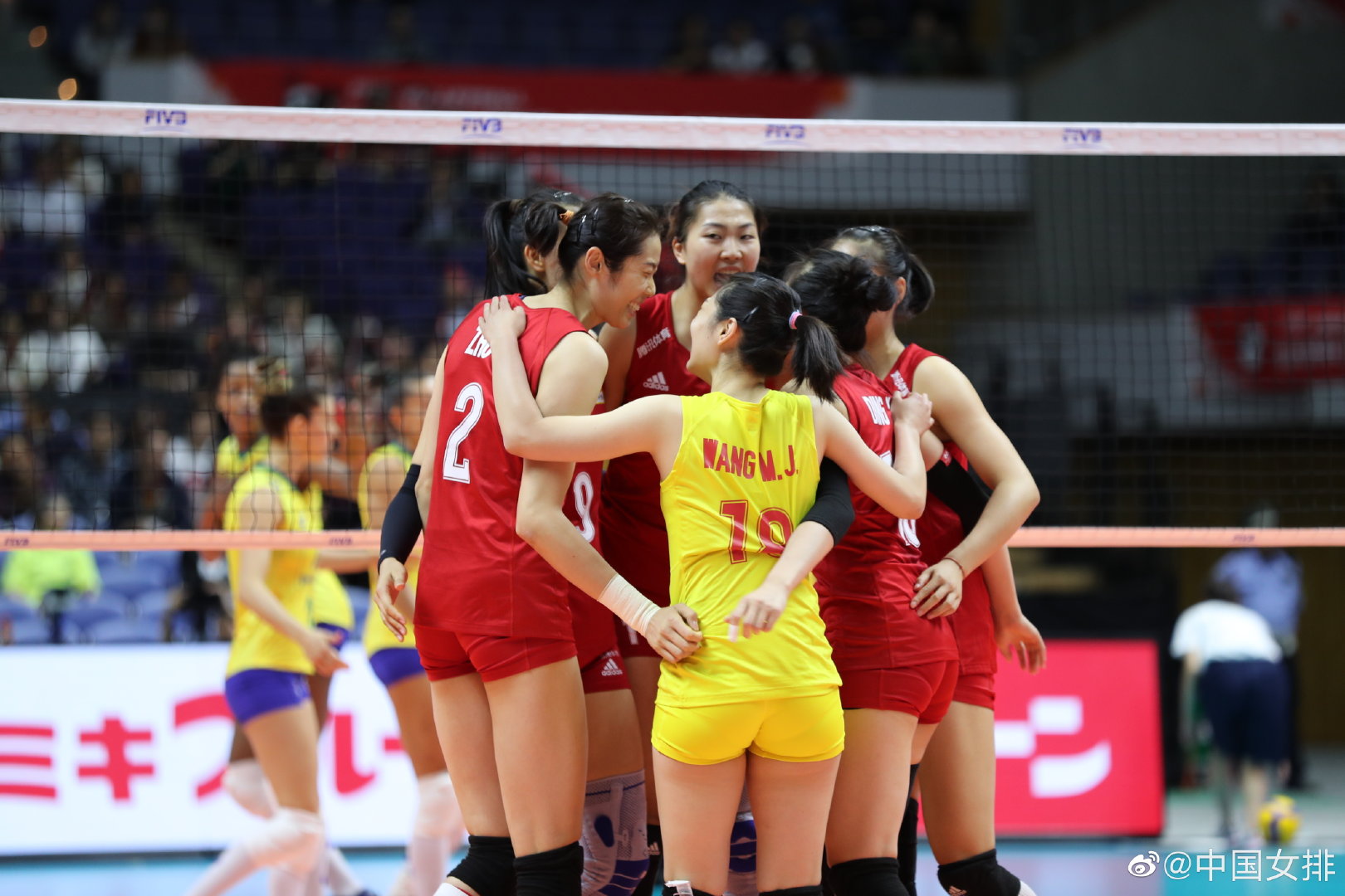 中国女排3:2逆转夺冠,中国女排3:2逆转荷兰