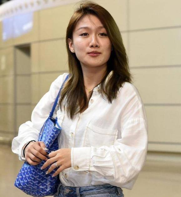 武磊情侣照,国足夫妻相片