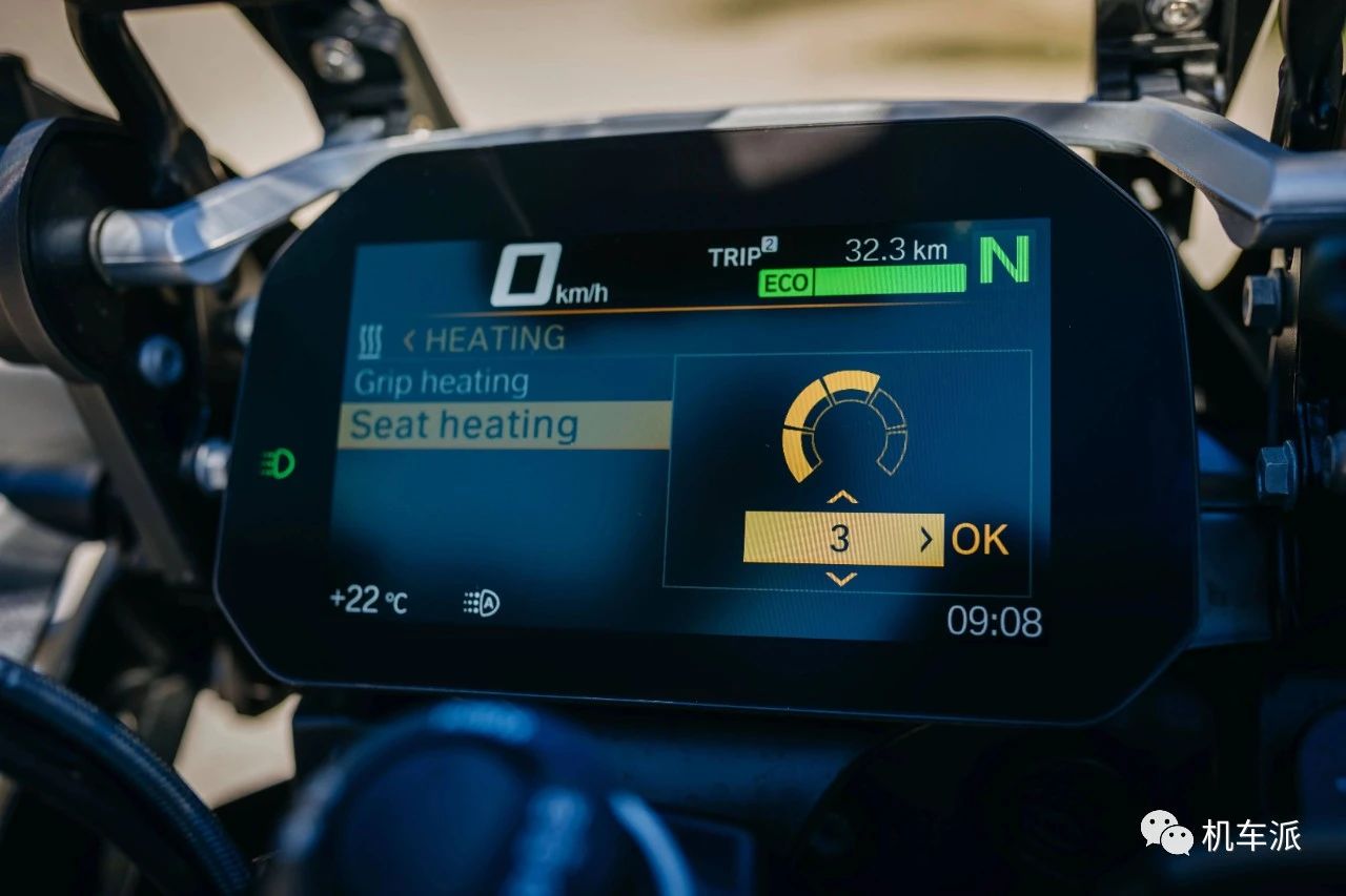 宝马2021款g310r舒适版,宝马g310gs漫画图