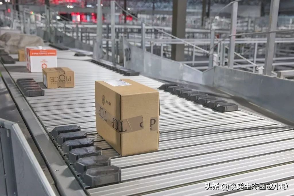 探秘百年物流公司UPS：美国人是怎么送快递的？