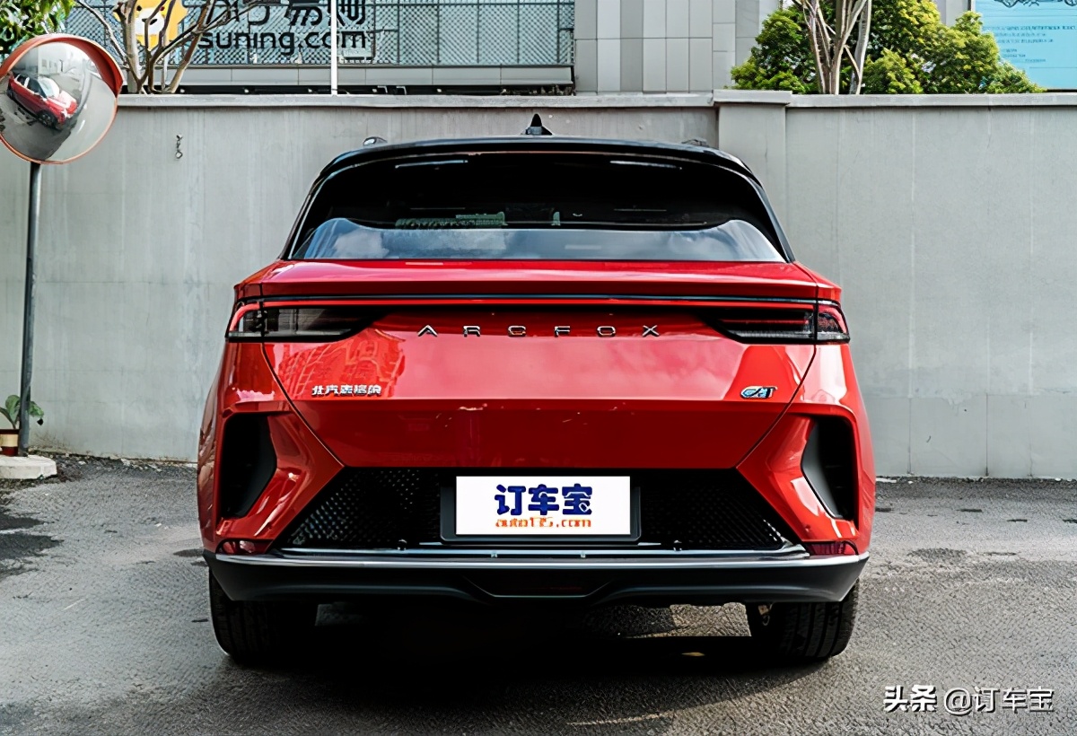 北汽新能源纯电suv汽车价格,新能源纯电suv极狐6座