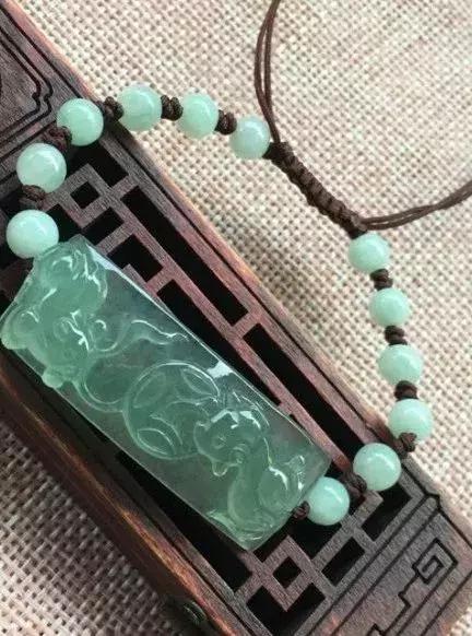 戴起来最舒服的腕饰是它！不是手镯，更不是手串，猜到了吗？