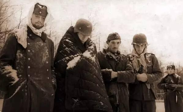 世界现代军装起源,世界历史军装