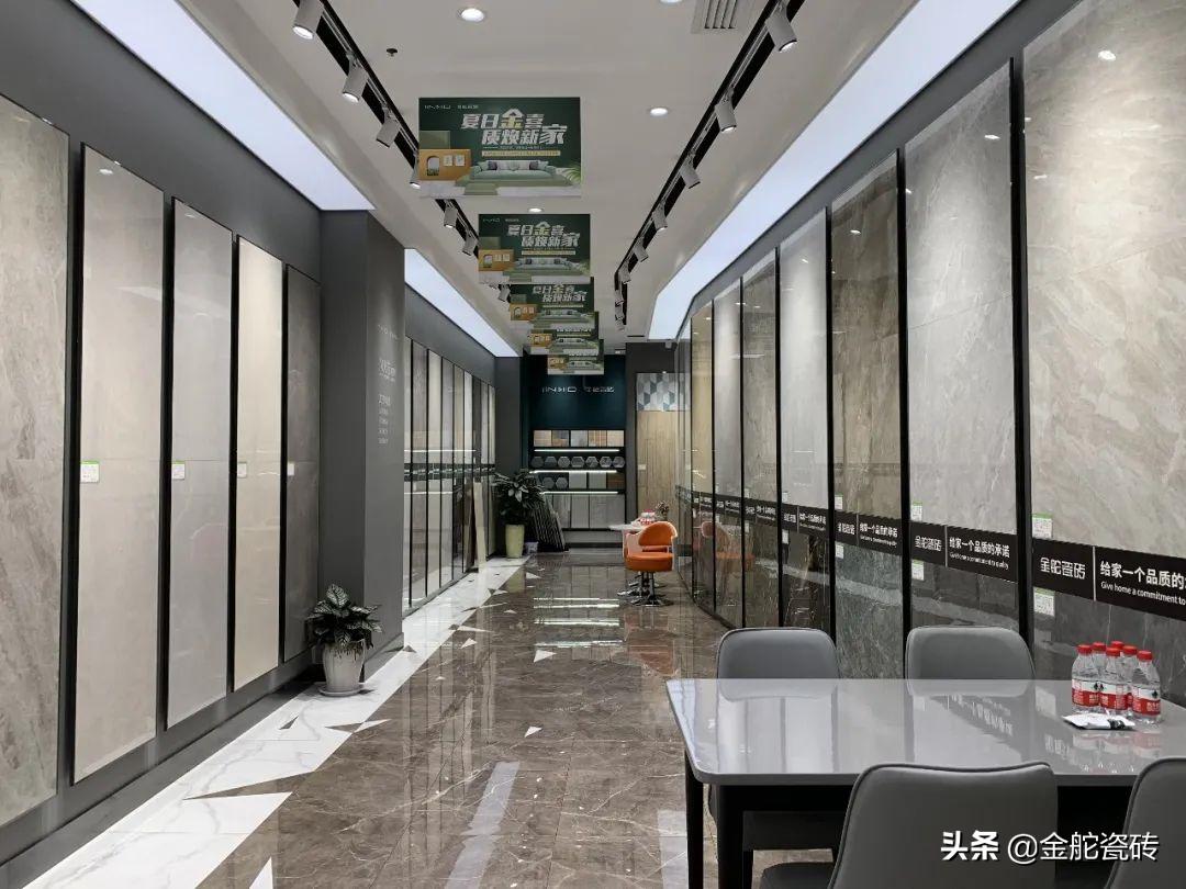 探店记录生活,探店传统和时尚结合