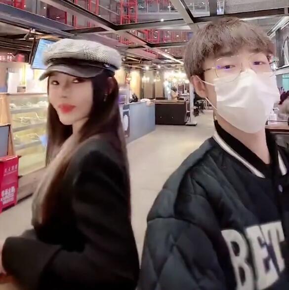 和平精英隐藏级情侣装，0氪金玩家泡妞首选，第一件王小歪自用款