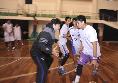 篮球队员丁彦雨航个人简历,山东男篮未来新星