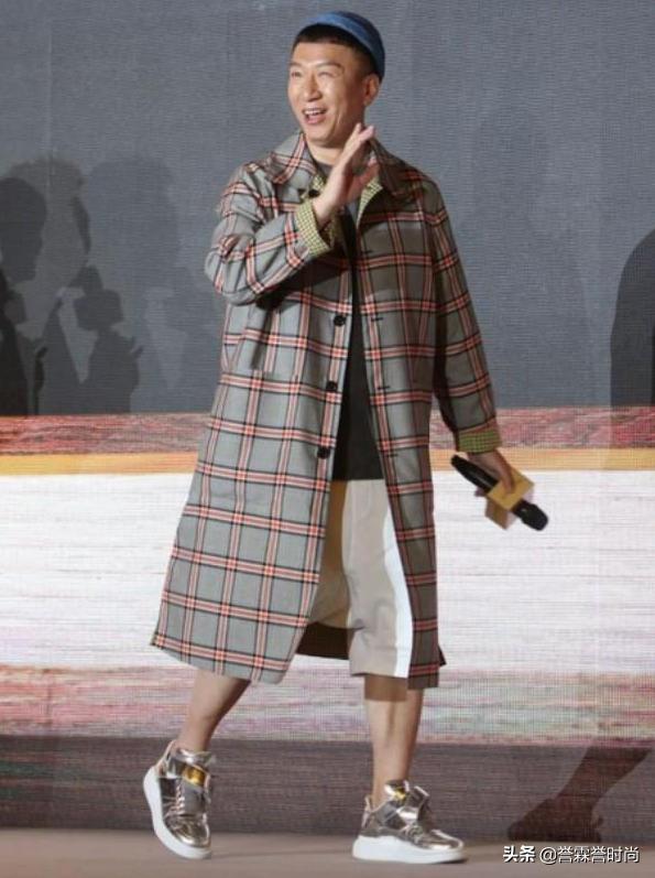 孙红雷不穿衬衫的西装风格,孙红雷黑西装黑衬衫帅气