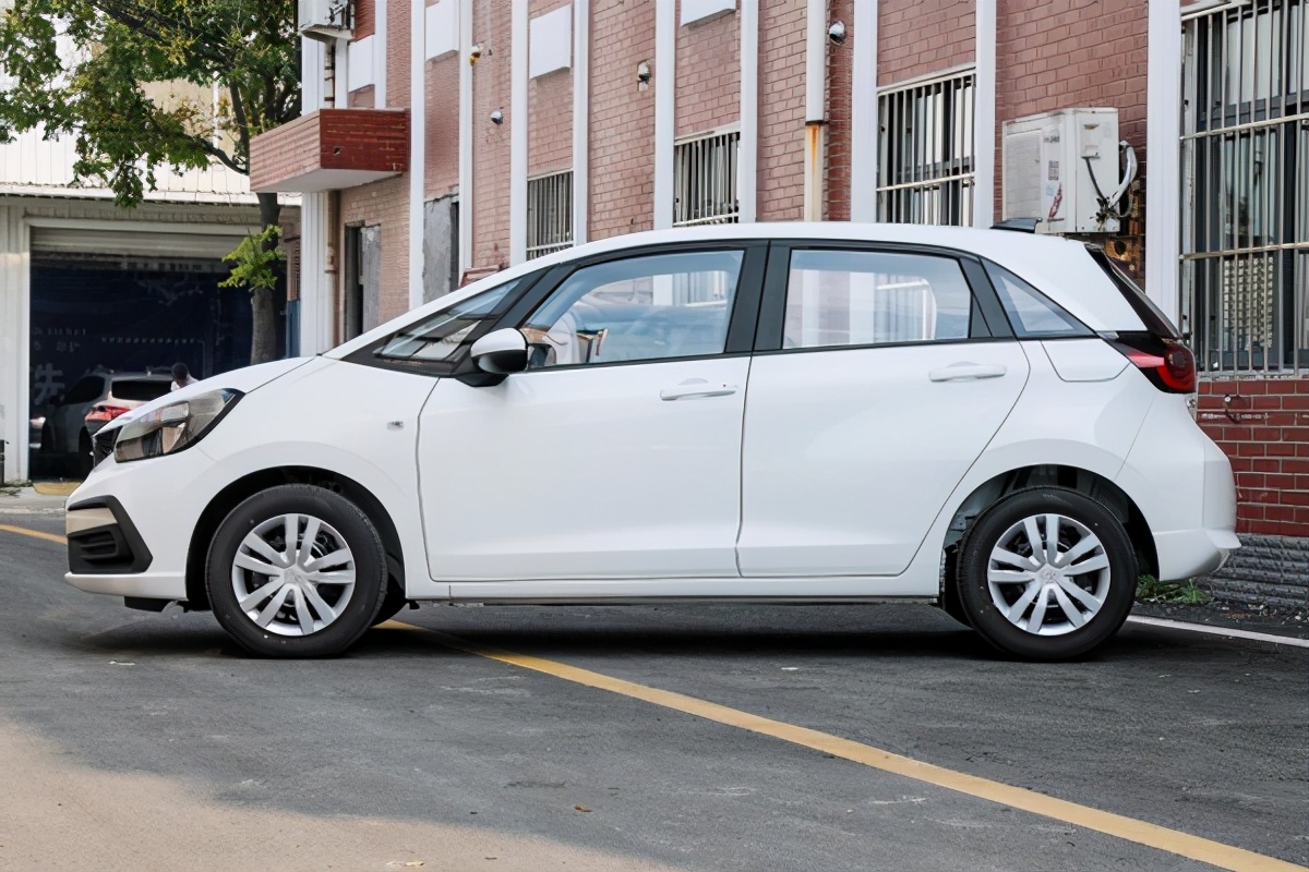 适合工薪阶层开的省油耐用5种车,实用又划算的家用车该选哪款