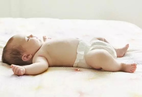 宝宝十天不拉便便是便秘还是攒肚,宝宝10天不排便还屁多