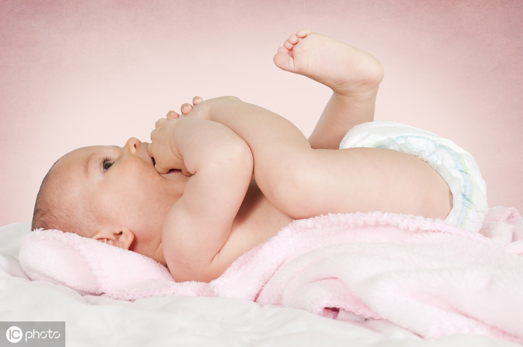 这是6到11个月娃的育儿方案，有了它在家也能让宝宝上早教课啦