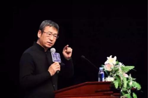 白岩松谈学生现状,白岩松对儿子说你要考第一