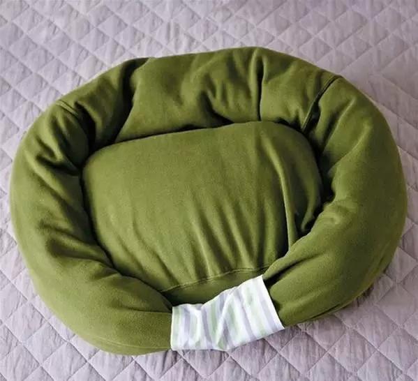 自制宠物狗窝简单,旧衣服怎么给狗狗做个窝