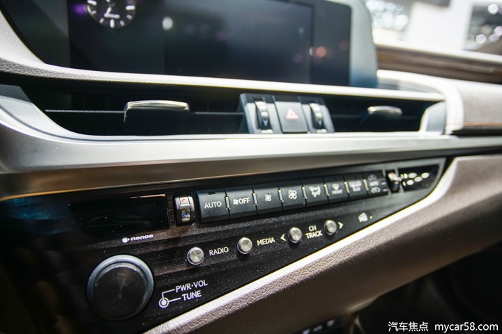 雷克萨斯es200内饰氛围感摆件,沉浸式体验新版雷克萨斯es200豪华