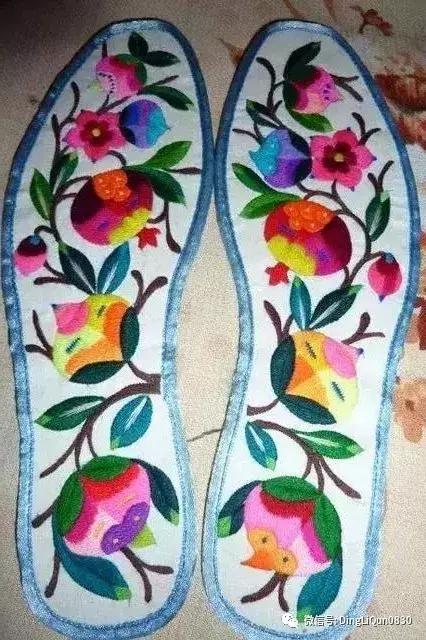 鞋垫上的刺绣艺术欣赏,鞋垫刺绣怎么刺绣熊猫嘴巴