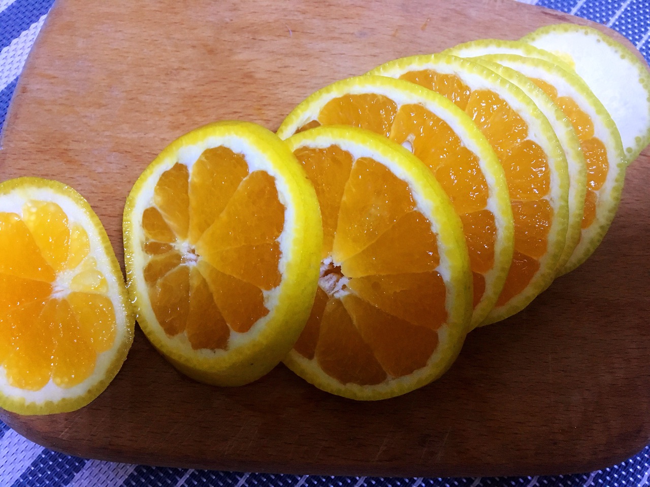 橙子直接泡茶,橙子烤着吃有什么功效和作用