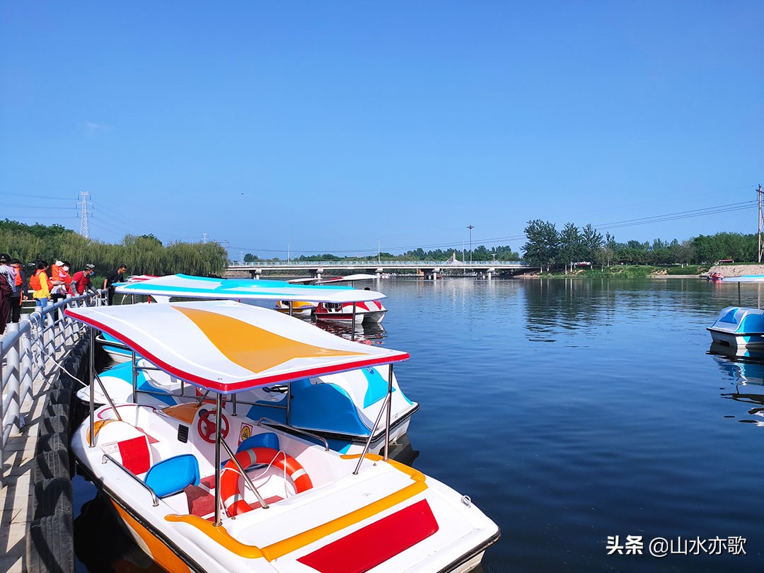 石家庄高新区这座公园，绿草茵茵电船驰行，还有两座别致的网红桥