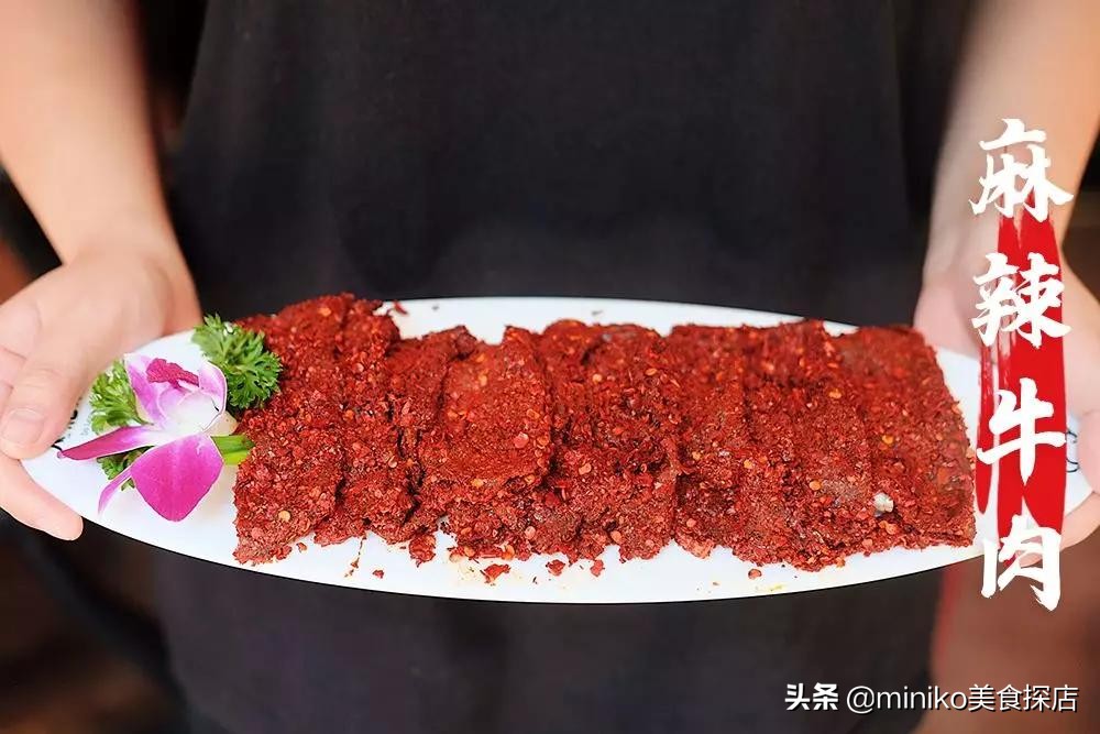 排队两个小时才吃上火锅,排队两小时也要吃到的烤鱼