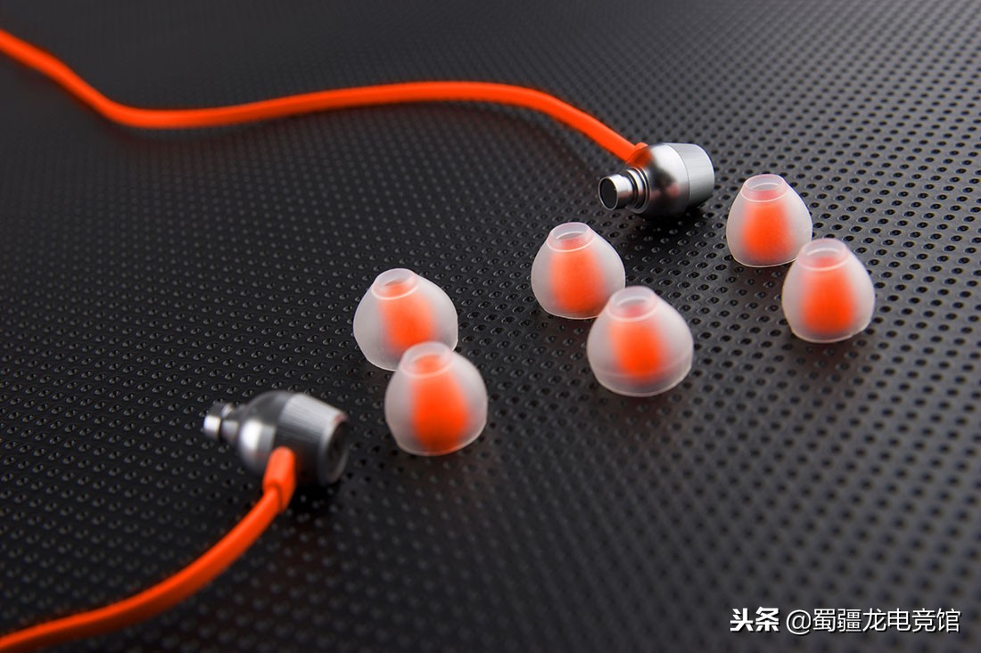 技嘉aero15xv8详细评测,技嘉游戏本aorus15x