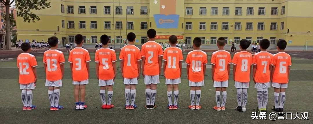 校园足球联赛西乌小学生,小学校园足球联赛夺冠信息报道