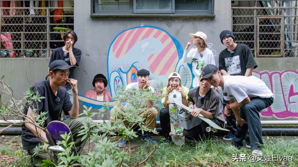 王珞丹蓝色长筒靴,王珞丹过膝靴穿搭