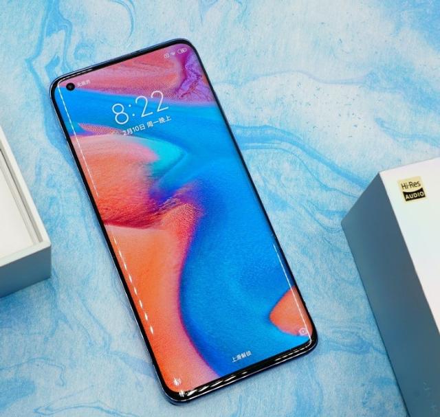 小米10和iphonexr哪一个更值得买,iphonexr和小米10哪一个更强呢