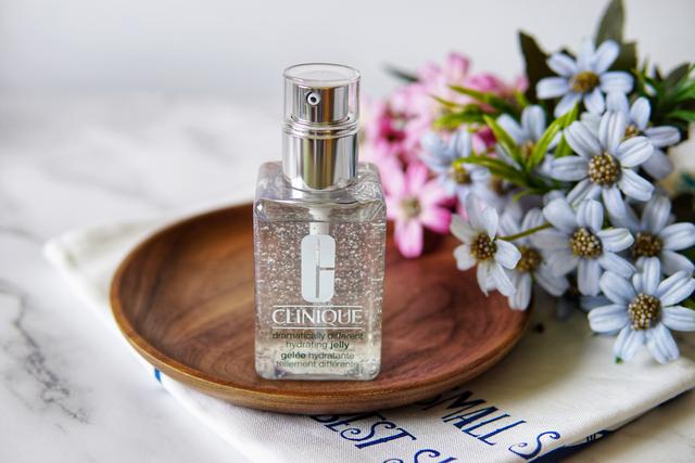 夏季面霜保湿不油腻退红不拔干,夏天清爽不油腻的面霜有哪些