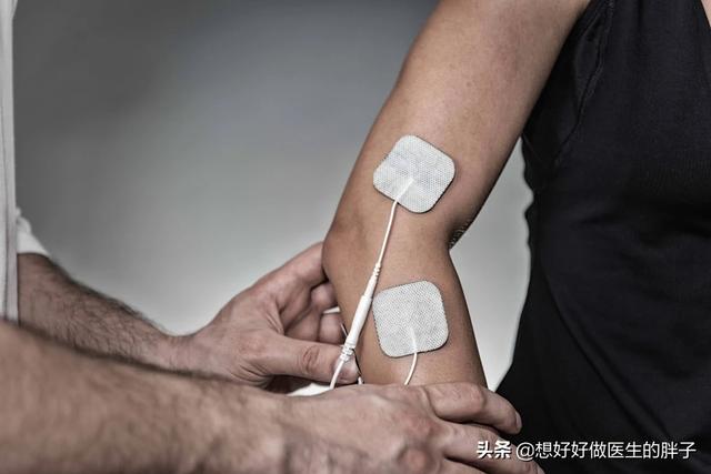 胳膊用力过度后胳膊肘疼怎么回事,胳膊肘劳累过度关节疼痛用什么药