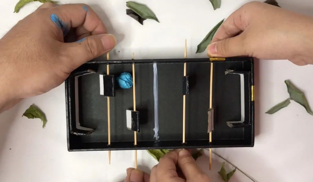 简单的足球小制作,纸盒足球制作教程