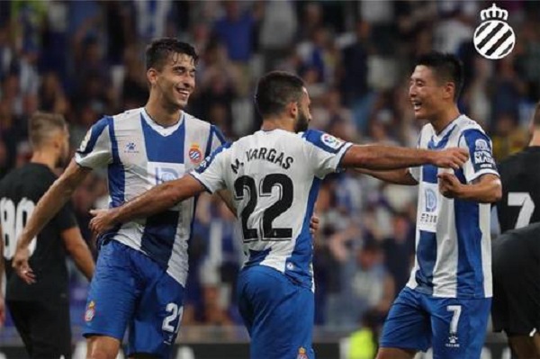 同是阿根廷人，一个无视武磊拥抱，另一个却特别喜欢和武磊连线