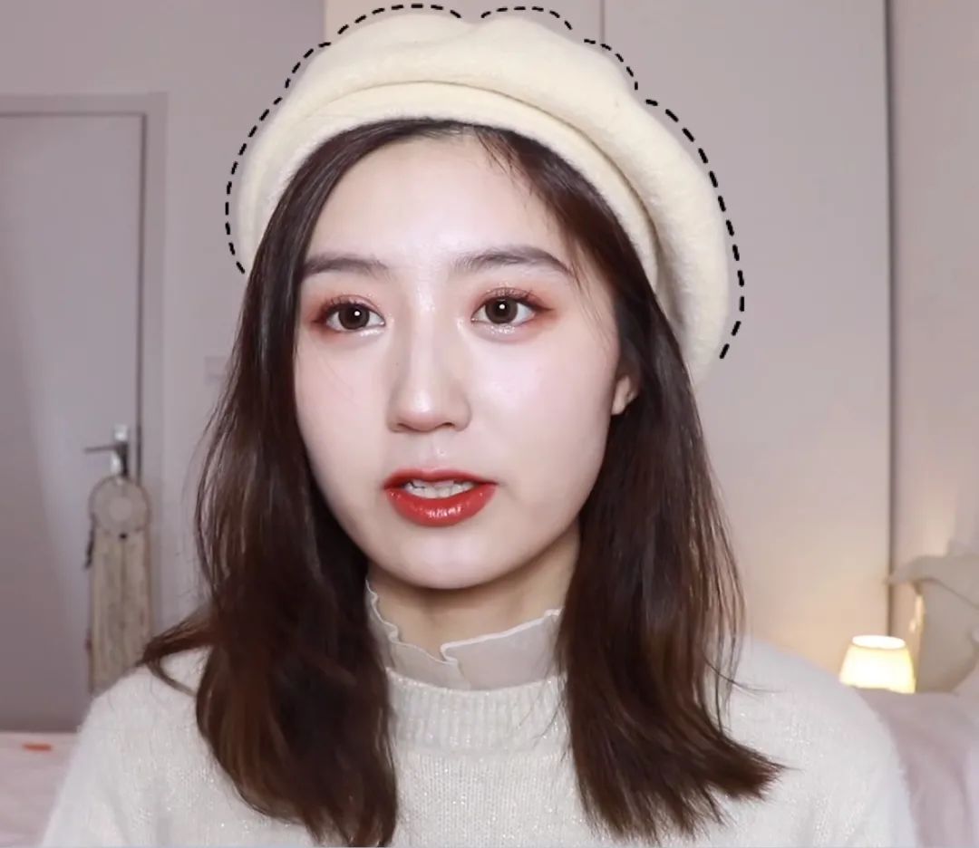 棒球帽白色和黑色帽子哪个显脸小,帽子大头围大脸显脸小