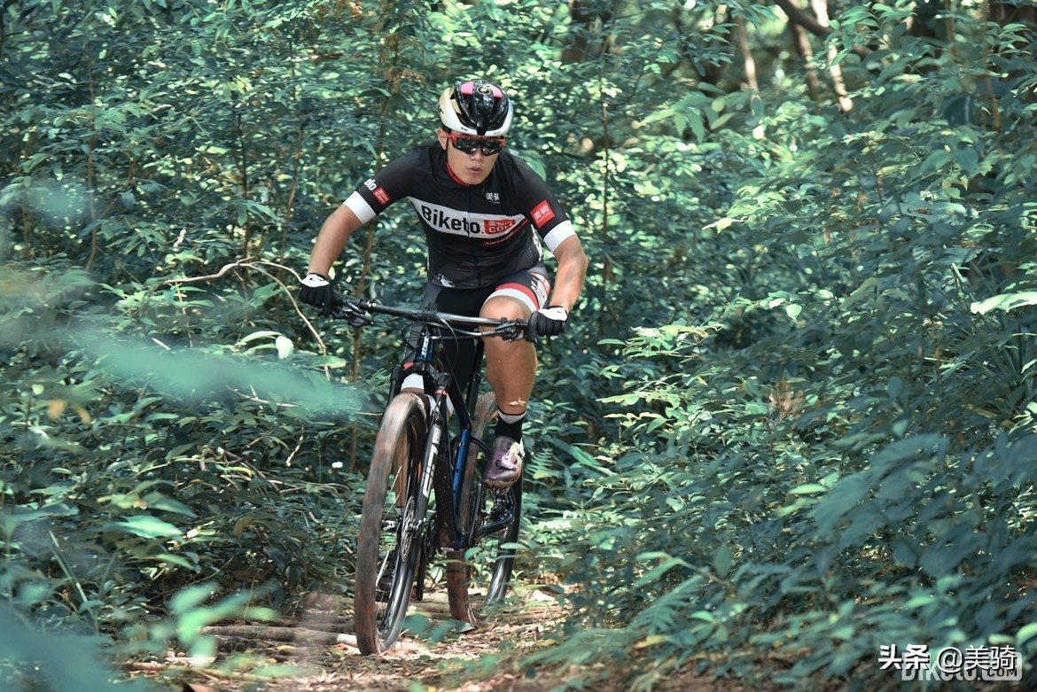 捷安特山地车xtc8002024款评价,捷安特29英寸山地车