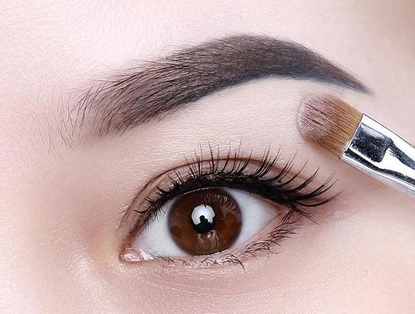 卡姿兰刀削眉笔画眉教程,不会画眉化妆怎么办