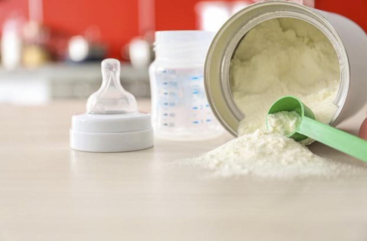 宝宝喝奶总是剩奶是什么原因,几个月开始宝宝喝奶不会剩下一点