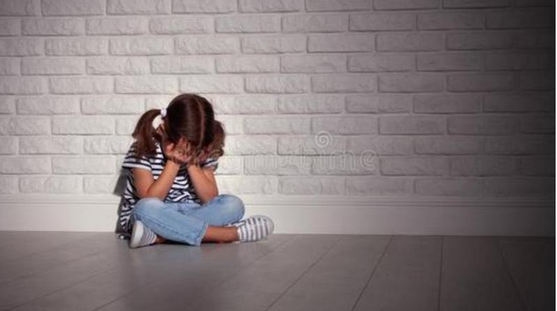 小孩要电话手表家长不给买,小孩子说妈妈要买小天才电话手表