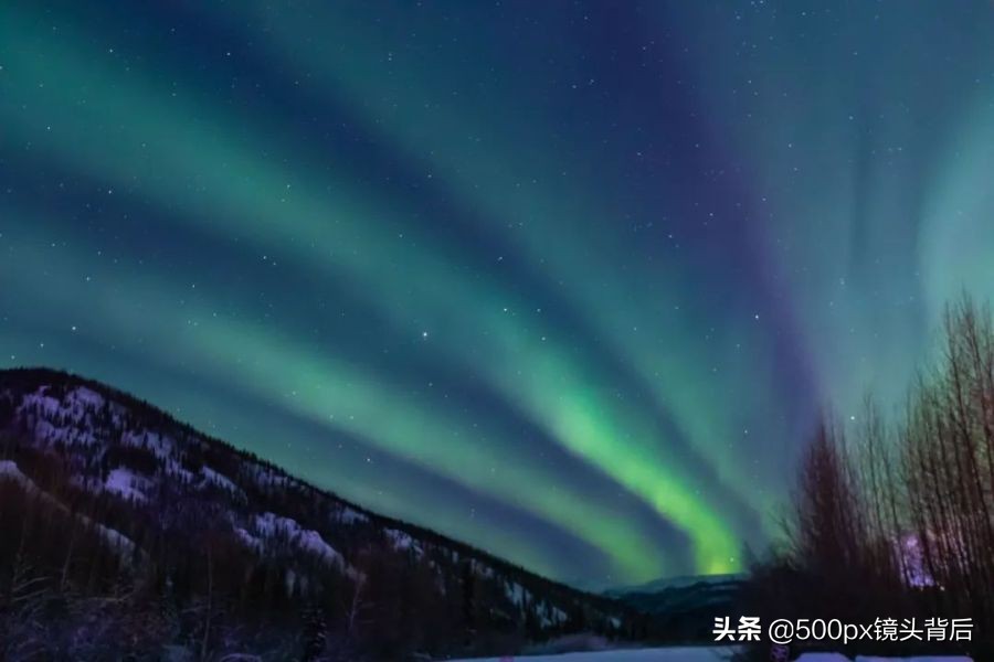 地球两极为什么会有极光,地球两极是不是一直有极光